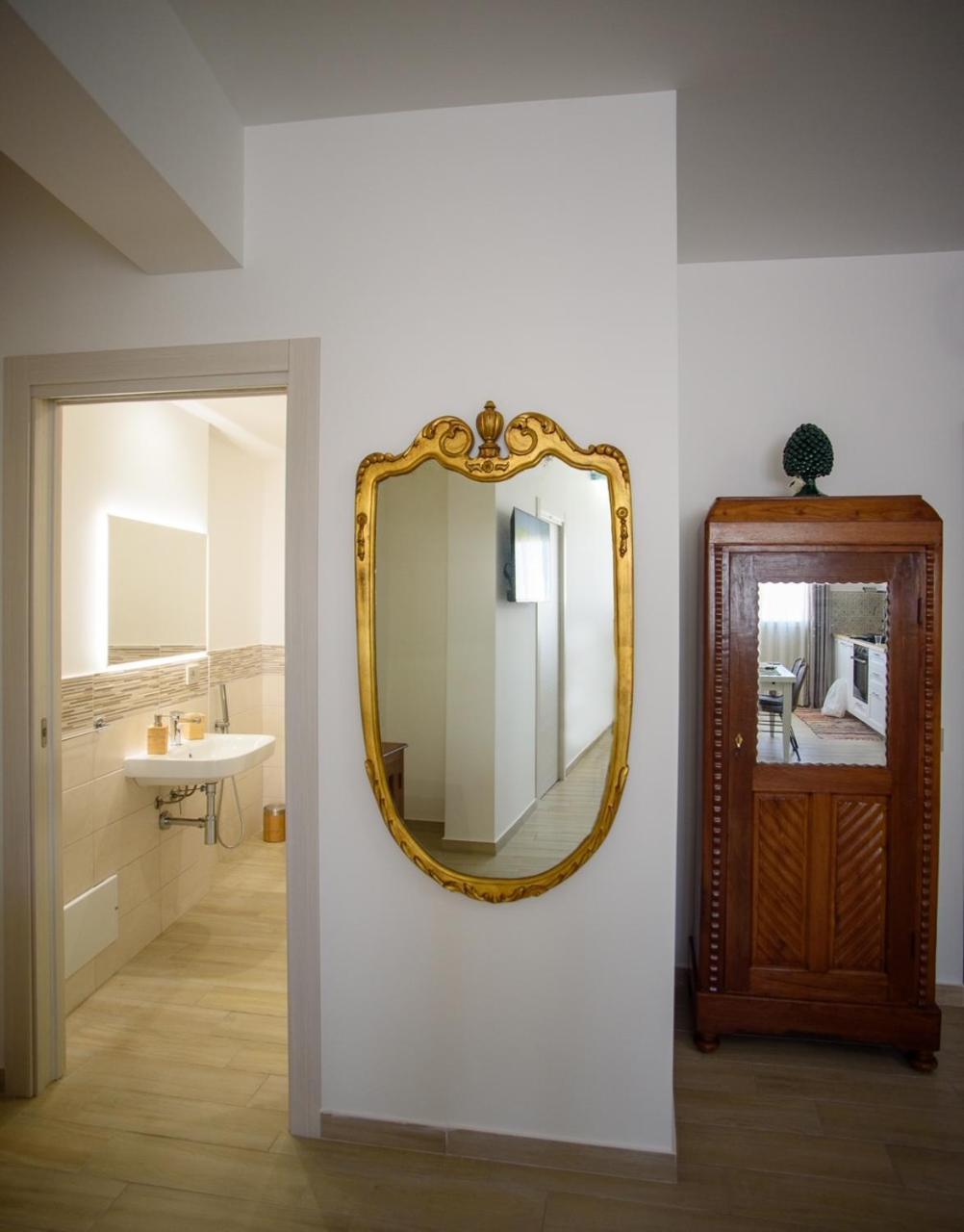 Central Station Apartments - Fanale Rentals Palermo Room photo