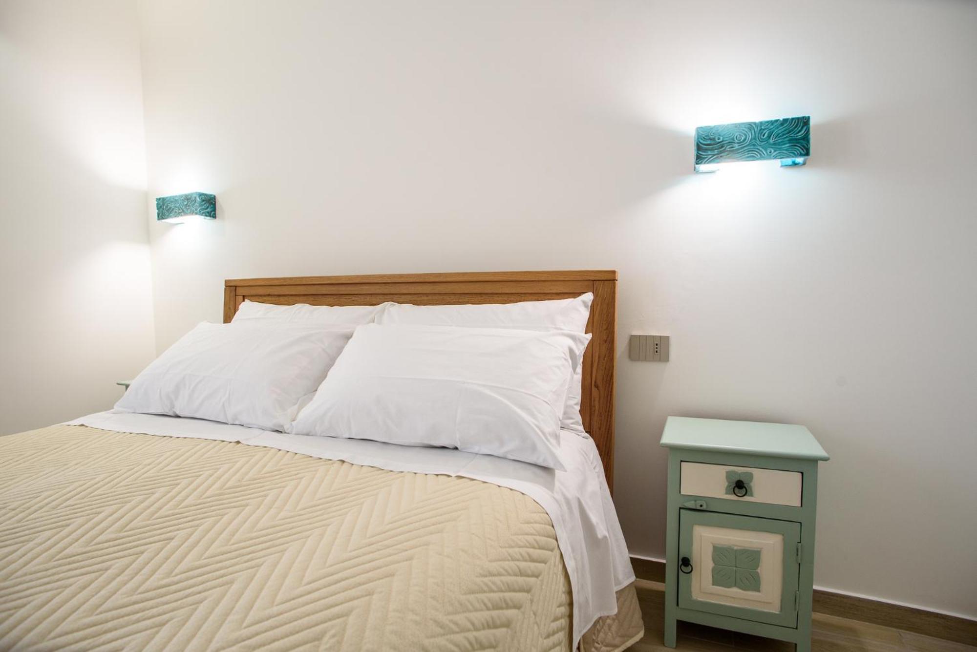 Central Station Apartments - Fanale Rentals Palermo Room photo